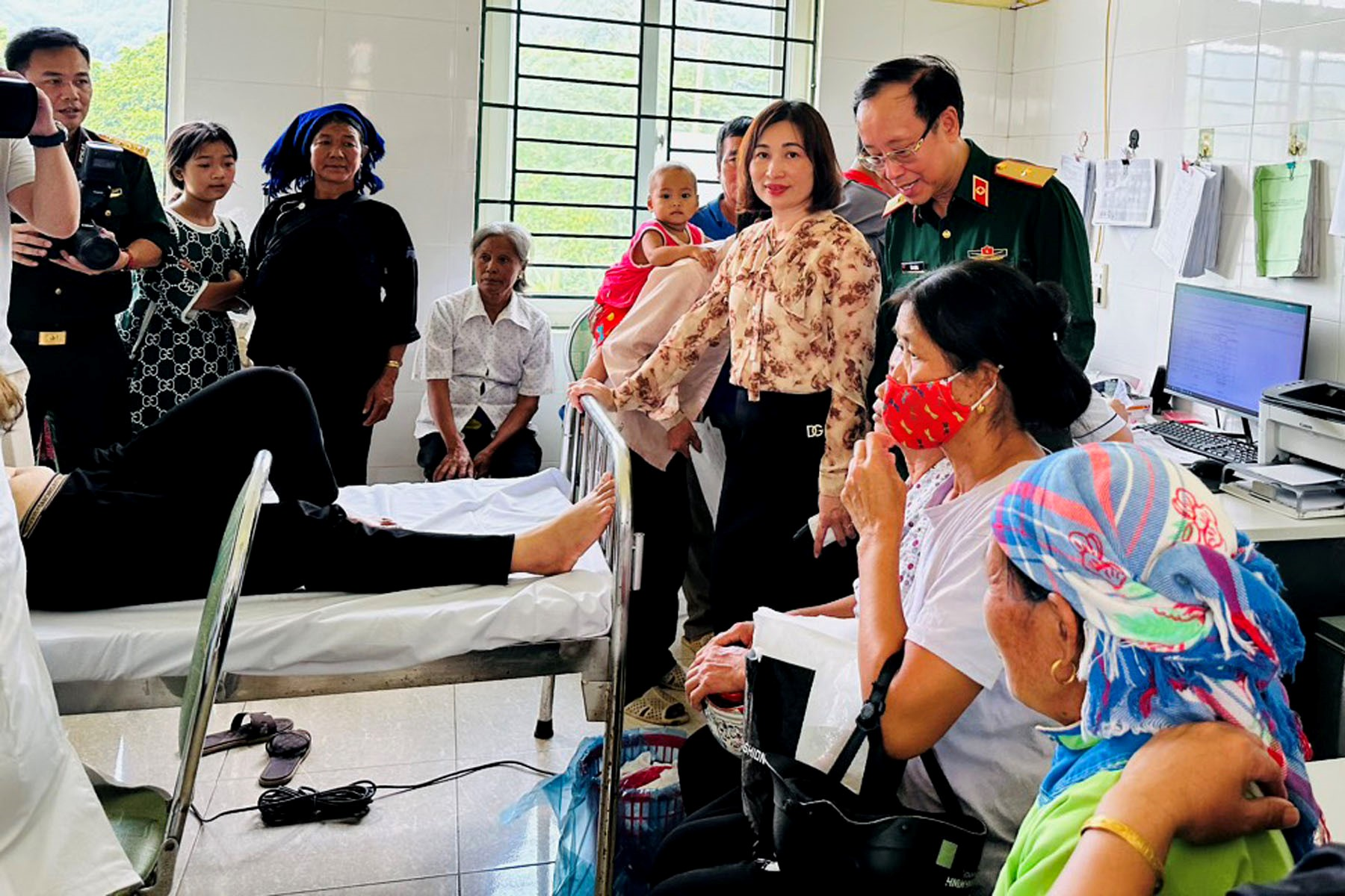 Bệnh viện Trung ương Quân đội 108: Khám bệnh, cấp thuốc miễn phí cho gần 3.500 người dân huyện Bát Xát (Lào Cai)